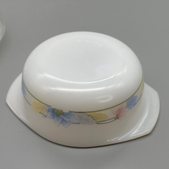 Vintage Arcuisine France Milk Glass Casserole Dish With Pastel Floral Band - Picture 8 of 8